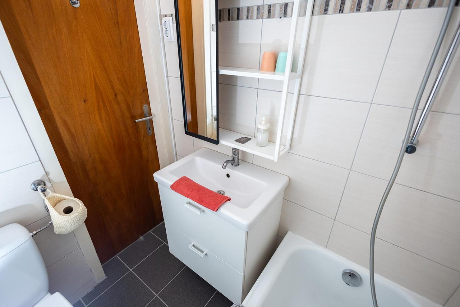 Mooki Beach Apartment Bodensdorf Bagian luar foto