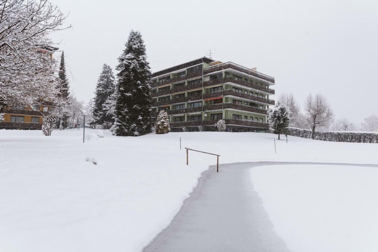 Mooki Beach Apartment Bodensdorf Bagian luar foto